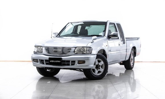 ซื้อ รถมือสอง Isuzu D-Max อื่น ๆ รถยนต์ ใน %{เมือง} ใน กรุงเทพมหานคร