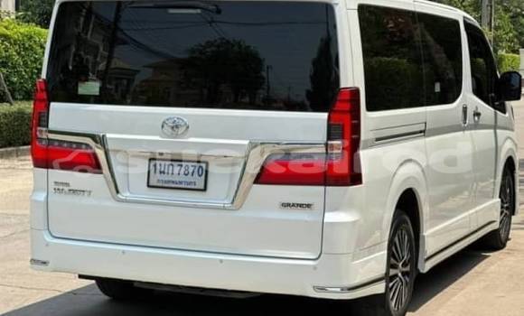 ซื้อ รถมือสอง Toyota Crown Majesta ขาว รถยนต์ ใน %{เมือง} ใน กรุงเทพมหานคร ซื้อ รถมือสอง Toyota Crown Majesta ขาว รถยนต์ ใน %{เมือง} ใน กรุงเทพมหานคร