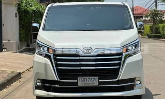 ซื้อ รถมือสอง Toyota Crown Majesta ขาว รถยนต์ ใน %{เมือง} ใน กรุงเทพมหานคร ซื้อ รถมือสอง Toyota Crown Majesta ขาว รถยนต์ ใน %{เมือง} ใน กรุงเทพมหานคร