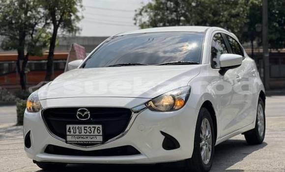 ซื้อ รถมือสอง Mazda 2 ขาว รถยนต์ ใน %{เมือง} ใน กรุงเทพมหานคร