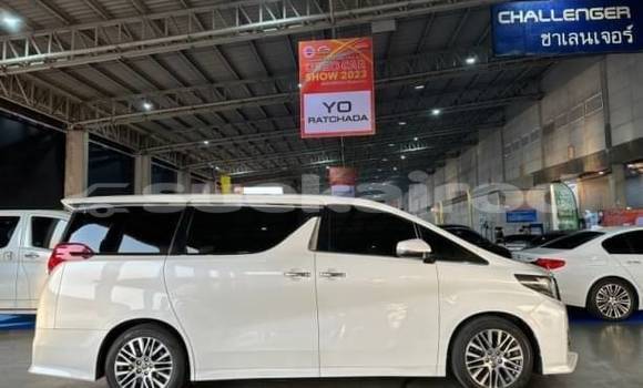 Buy Used Toyota Alphard White Car in Bangkok in Bangkok Buy Used Toyota Alphard White Car in Bangkok in Bangkok