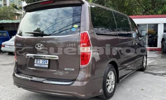ซื้อ รถมือสอง Hyundai H1 สีน้ำตาล รถยนต์ ใน %{เมือง} ใน กรุงเทพมหานคร ซื้อ รถมือสอง Hyundai H1 สีน้ำตาล รถยนต์ ใน %{เมือง} ใน กรุงเทพมหานคร