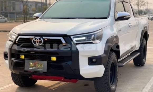 ซื้อ รถมือสอง Toyota Hiluxe Revo เงิน รถยนต์ ใน %{เมือง} ใน กรุงเทพมหานคร