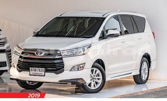 Buy Used Toyota Innova White Car in Bangkok in Bangkok