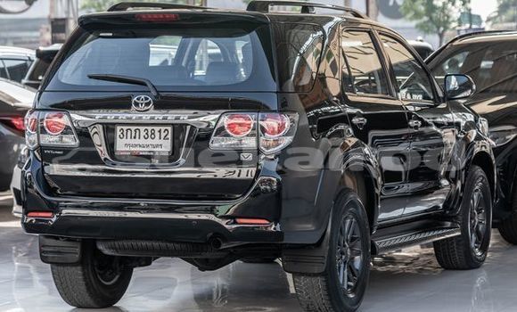 ซื้อ รถมือสอง Toyota Fortuner สีดำ รถยนต์ ใน %{เมือง} ใน กรุงเทพมหานคร ซื้อ รถมือสอง Toyota Fortuner สีดำ รถยนต์ ใน %{เมือง} ใน กรุงเทพมหานคร