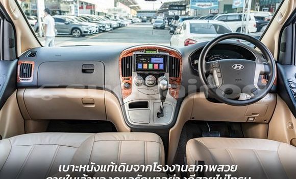 ซื้อ รถมือสอง Hyundai H1 เงิน รถยนต์ ใน %{เมือง} ใน กรุงเทพมหานคร ซื้อ รถมือสอง Hyundai H1 เงิน รถยนต์ ใน %{เมือง} ใน กรุงเทพมหานคร