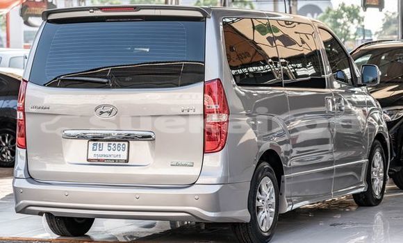 ซื้อ รถมือสอง Hyundai H1 เงิน รถยนต์ ใน %{เมือง} ใน กรุงเทพมหานคร ซื้อ รถมือสอง Hyundai H1 เงิน รถยนต์ ใน %{เมือง} ใน กรุงเทพมหานคร