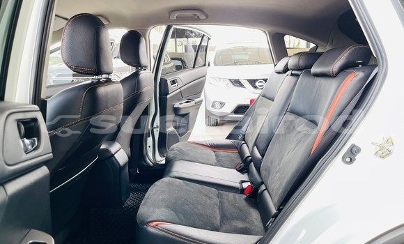 Buy Used Subaru XV White Car in Bangkok in Bangkok Buy Used Subaru XV White Car in Bangkok in Bangkok