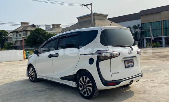 Buy Used Toyota Sienta White Car in Bangkok in Bangkok Buy Used Toyota Sienta White Car in Bangkok in Bangkok