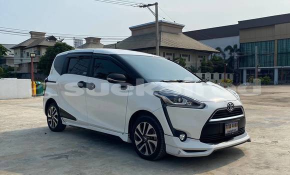 Buy Used Toyota Sienta White Car in Bangkok in Bangkok Buy Used Toyota Sienta White Car in Bangkok in Bangkok