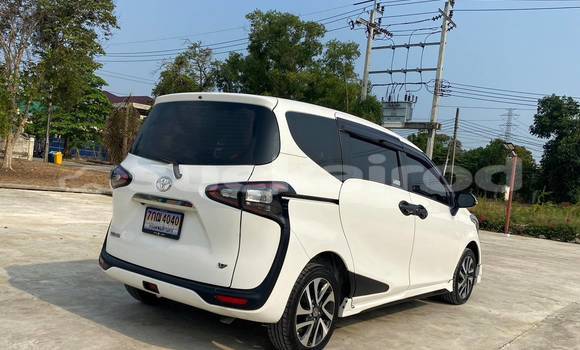 Buy Used Toyota Sienta White Car in Bangkok in Bangkok Buy Used Toyota Sienta White Car in Bangkok in Bangkok