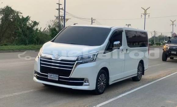 ซื้อ รถมือสอง Toyota Crown Majesta ขาว รถยนต์ ใน %{เมือง} ใน กรุงเทพมหานคร ซื้อ รถมือสอง Toyota Crown Majesta ขาว รถยนต์ ใน %{เมือง} ใน กรุงเทพมหานคร