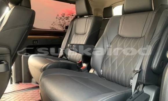 Buy Used Toyota Crown Majesta White Car in Bangkok in Bangkok Buy Used Toyota Crown Majesta White Car in Bangkok in Bangkok