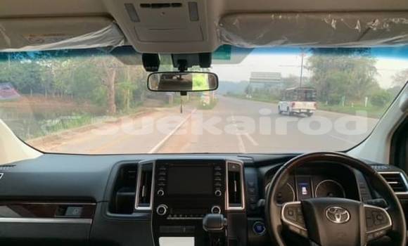 Buy Used Toyota Crown Majesta White Car in Bangkok in Bangkok Buy Used Toyota Crown Majesta White Car in Bangkok in Bangkok