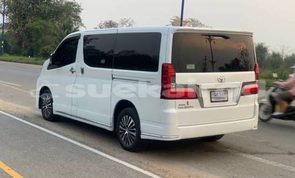 Buy Used Toyota Crown Majesta White Car in Bangkok in Bangkok Buy Used Toyota Crown Majesta White Car in Bangkok in Bangkok