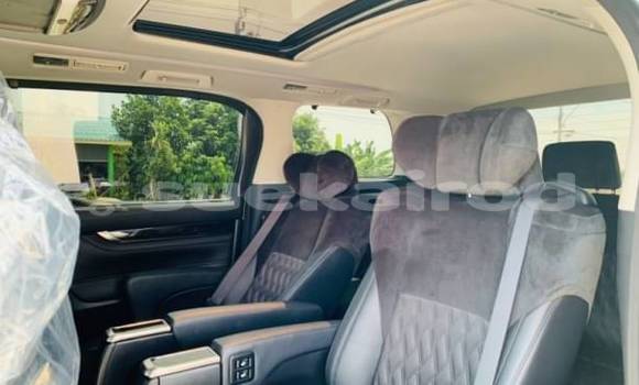 ซื้อ รถมือสอง Toyota Vellfire ขาว รถยนต์ ใน %{เมือง} ใน กรุงเทพมหานคร ซื้อ รถมือสอง Toyota Vellfire ขาว รถยนต์ ใน %{เมือง} ใน กรุงเทพมหานคร