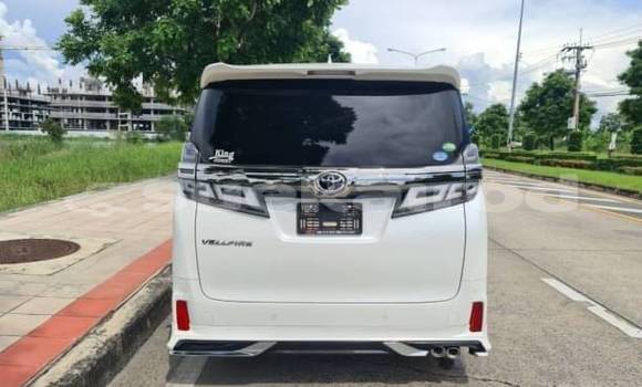 ซื้อ รถมือสอง Toyota Vellfire ขาว รถยนต์ ใน %{เมือง} ใน กรุงเทพมหานคร ซื้อ รถมือสอง Toyota Vellfire ขาว รถยนต์ ใน %{เมือง} ใน กรุงเทพมหานคร