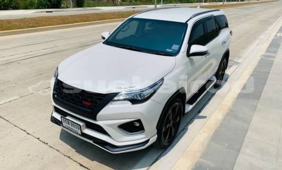 Buy Used Toyota Fortuner White Car in Bangkok in Bangkok