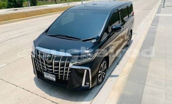 ซื้อ รถมือสอง Toyota Alphard สีดำ รถยนต์ ใน %{เมือง} ใน กรุงเทพมหานคร
