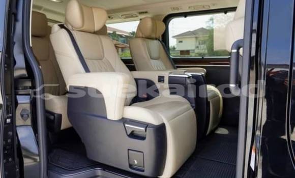 Buy Used Toyota Crown Majesta Black Car in Bangkok in Bangkok Buy Used Toyota Crown Majesta Black Car in Bangkok in Bangkok