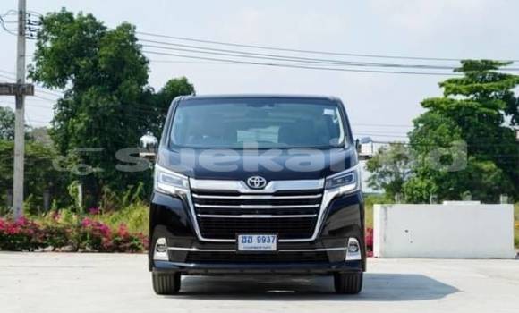 Buy Used Toyota Crown Majesta Black Car in Bangkok in Bangkok Buy Used Toyota Crown Majesta Black Car in Bangkok in Bangkok