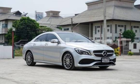 ซื้อ รถมือสอง Mercedes-Benz CLA-klasse AMG ขาว รถยนต์ ใน %{เมือง} ใน กรุงเทพมหานคร