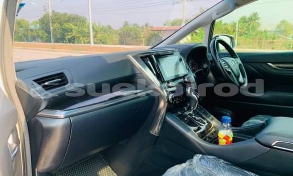 ซื้อ รถมือสอง Toyota Vellfire ขาว รถยนต์ ใน %{เมือง} ใน กรุงเทพมหานคร ซื้อ รถมือสอง Toyota Vellfire ขาว รถยนต์ ใน %{เมือง} ใน กรุงเทพมหานคร