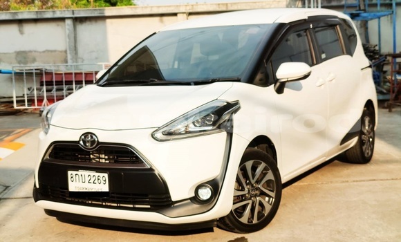 Buy Used Toyota Sienta White Car in Bangkok in Bangkok