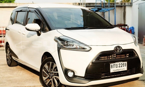 Buy Used Toyota Sienta White Car in Bangkok in Bangkok Buy Used Toyota Sienta White Car in Bangkok in Bangkok
