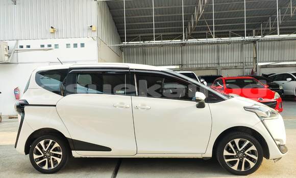 Buy Used Toyota Sienta White Car in Bangkok in Bangkok Buy Used Toyota Sienta White Car in Bangkok in Bangkok