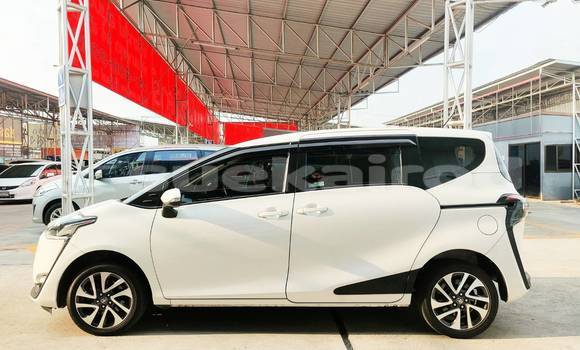 Buy Used Toyota Sienta White Car in Bangkok in Bangkok Buy Used Toyota Sienta White Car in Bangkok in Bangkok