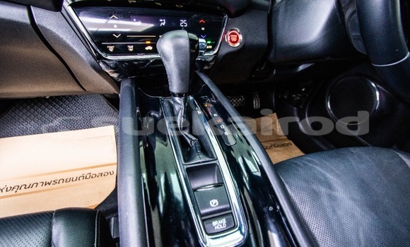 Buy Used Honda HR-V Red Car in Bangkok in Bangkok Buy Used Honda HR-V Red Car in Bangkok in Bangkok