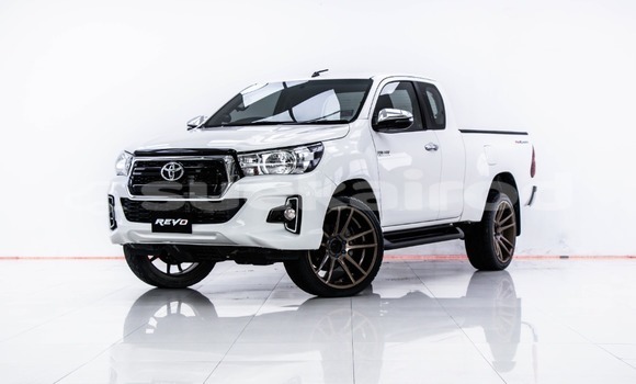 Buy Used Toyota Hiluxe Revo White Car in Bangkok in Bangkok