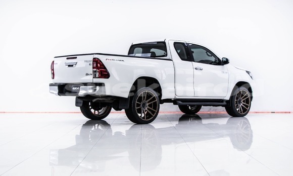 Buy Used Toyota Hiluxe Revo White Car in Bangkok in Bangkok Buy Used Toyota Hiluxe Revo White Car in Bangkok in Bangkok