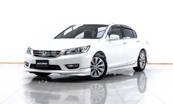 Buy Used Honda Accord White Car in Bangkok in Bangkok