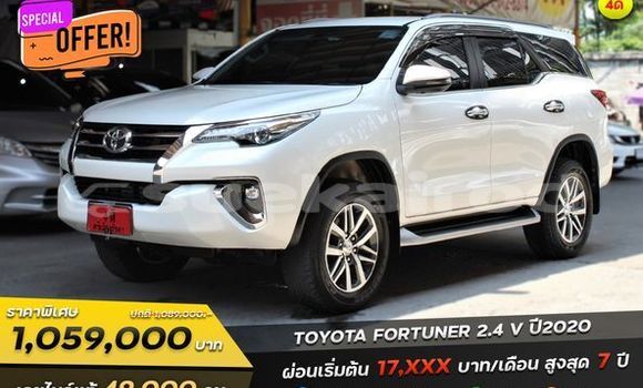 Buy Used Toyota Fortuner White Car in Bangkok in Bangkok