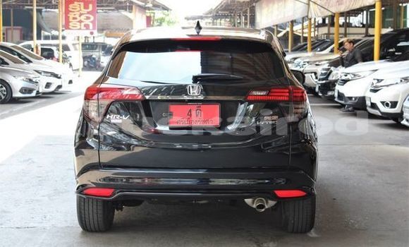 ซื้อ รถมือสอง Honda HR-V สีดำ รถยนต์ ใน %{เมือง} ใน กรุงเทพมหานคร ซื้อ รถมือสอง Honda HR-V สีดำ รถยนต์ ใน %{เมือง} ใน กรุงเทพมหานคร