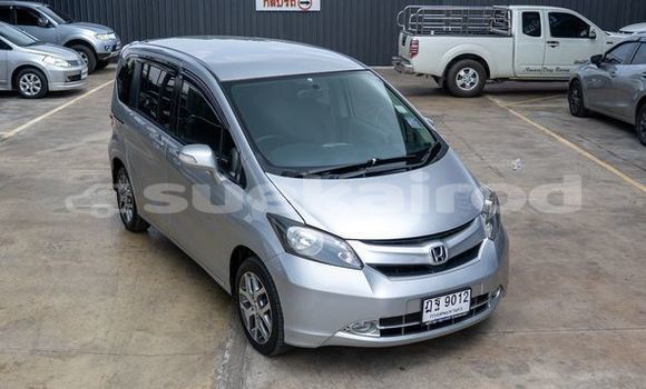 ซื้อ รถมือสอง Honda Freed เงิน รถยนต์ ใน %{เมือง} ใน กรุงเทพมหานคร