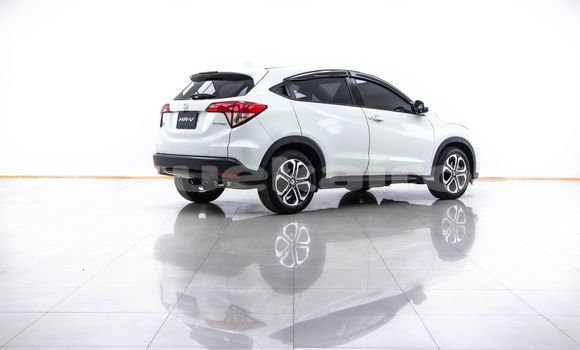 Buy Used Honda HR-V White Car in Bangkok in Bangkok Buy Used Honda HR-V White Car in Bangkok in Bangkok