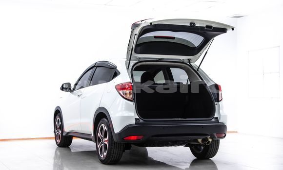 Buy Used Honda HR-V White Car in Bangkok in Bangkok Buy Used Honda HR-V White Car in Bangkok in Bangkok