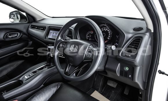 Buy Used Honda HR-V White Car in Bangkok in Bangkok Buy Used Honda HR-V White Car in Bangkok in Bangkok