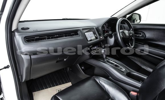 Buy Used Honda HR-V White Car in Bangkok in Bangkok Buy Used Honda HR-V White Car in Bangkok in Bangkok