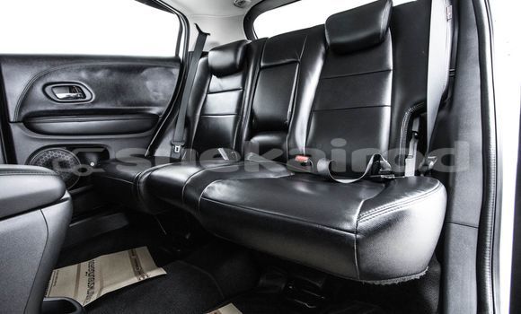 Buy Used Honda HR-V White Car in Bangkok in Bangkok Buy Used Honda HR-V White Car in Bangkok in Bangkok