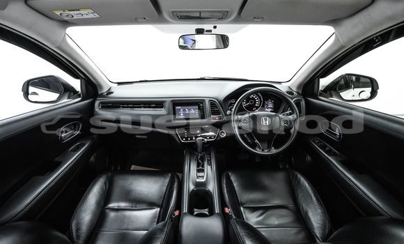 Buy Used Honda HR-V White Car in Bangkok in Bangkok Buy Used Honda HR-V White Car in Bangkok in Bangkok