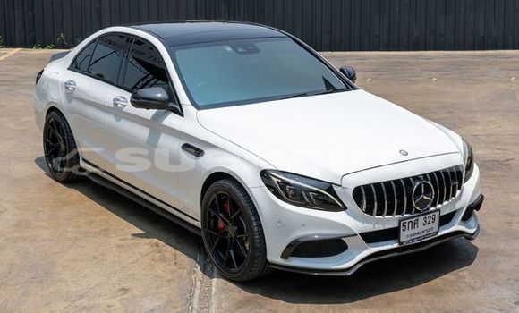 ซื้อ รถมือสอง Mercedes-Benz C-Classe ขาว รถยนต์ ใน %{เมือง} ใน กรุงเทพมหานคร