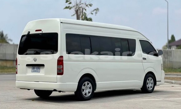 Buy Used Toyota Commuter White Car in Bangkok in Bangkok Buy Used Toyota Commuter White Car in Bangkok in Bangkok