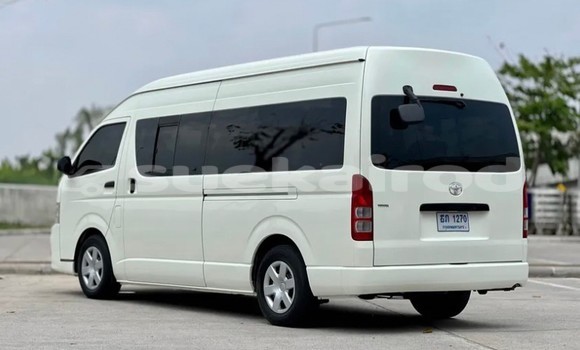 Buy Used Toyota Commuter White Car in Bangkok in Bangkok Buy Used Toyota Commuter White Car in Bangkok in Bangkok