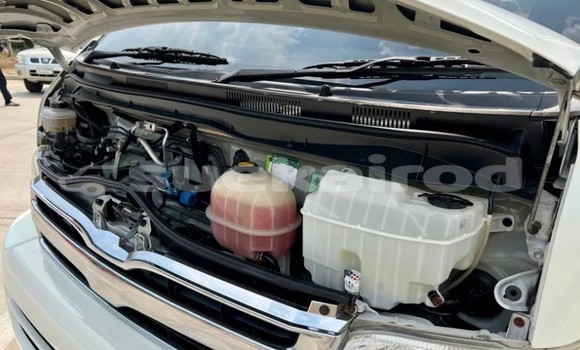 Buy Used Toyota Commuter White Car in Bangkok in Bangkok Buy Used Toyota Commuter White Car in Bangkok in Bangkok