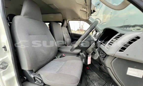 Buy Used Toyota Commuter White Car in Bangkok in Bangkok Buy Used Toyota Commuter White Car in Bangkok in Bangkok