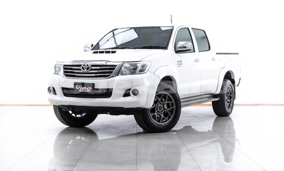 Buy Used Toyota Hiluxe VIGO White Car in Bangkok in Bangkok